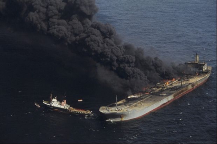 Крушения нефтяных танкеров: 5 самых масштабных