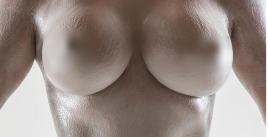 Абсолютно голая Ким Кардашян в рекламе собственного парфюма