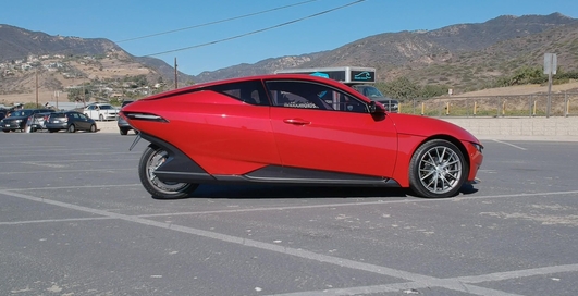 Недо-Tesla: 3-колесный электокар за $10 000