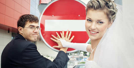 Дорогая свадьба может разрушить отношения - исследование
