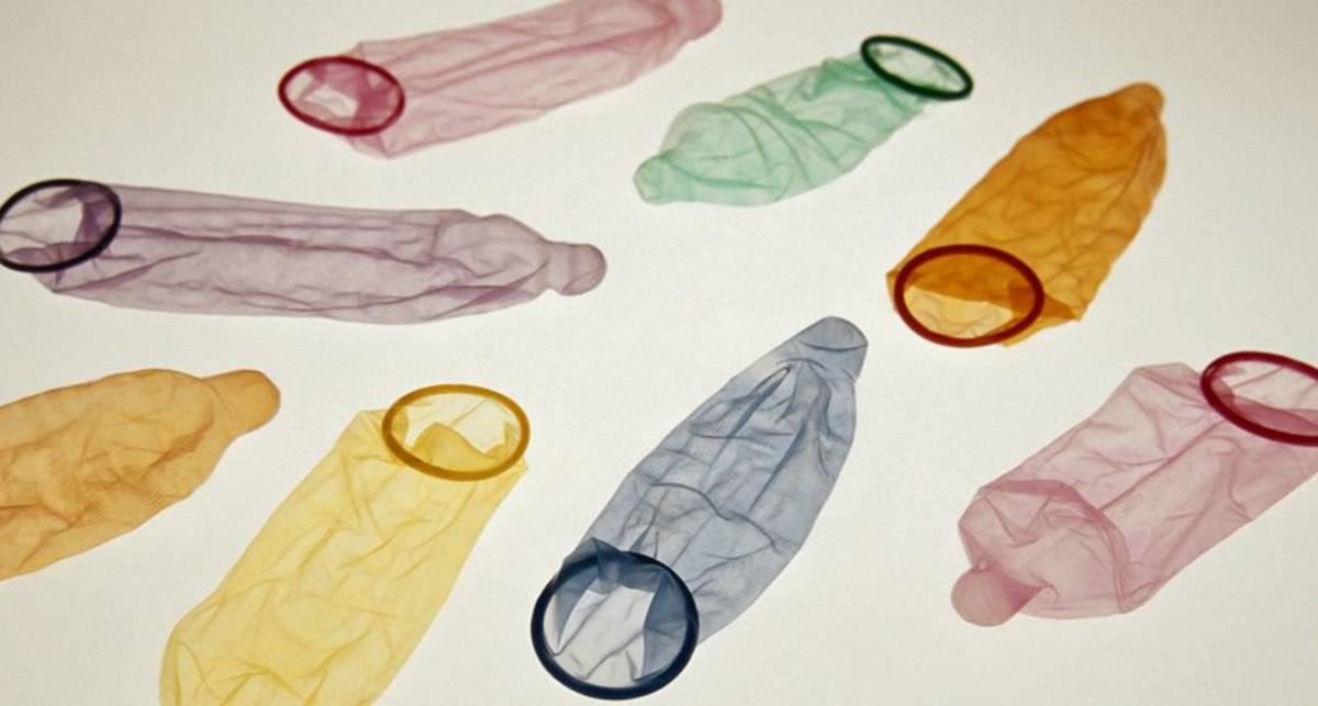 Америка в опасности: люди стирают презервативы и используют их повторно