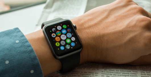 Умные часы Apple Watch 3 впервые взломали