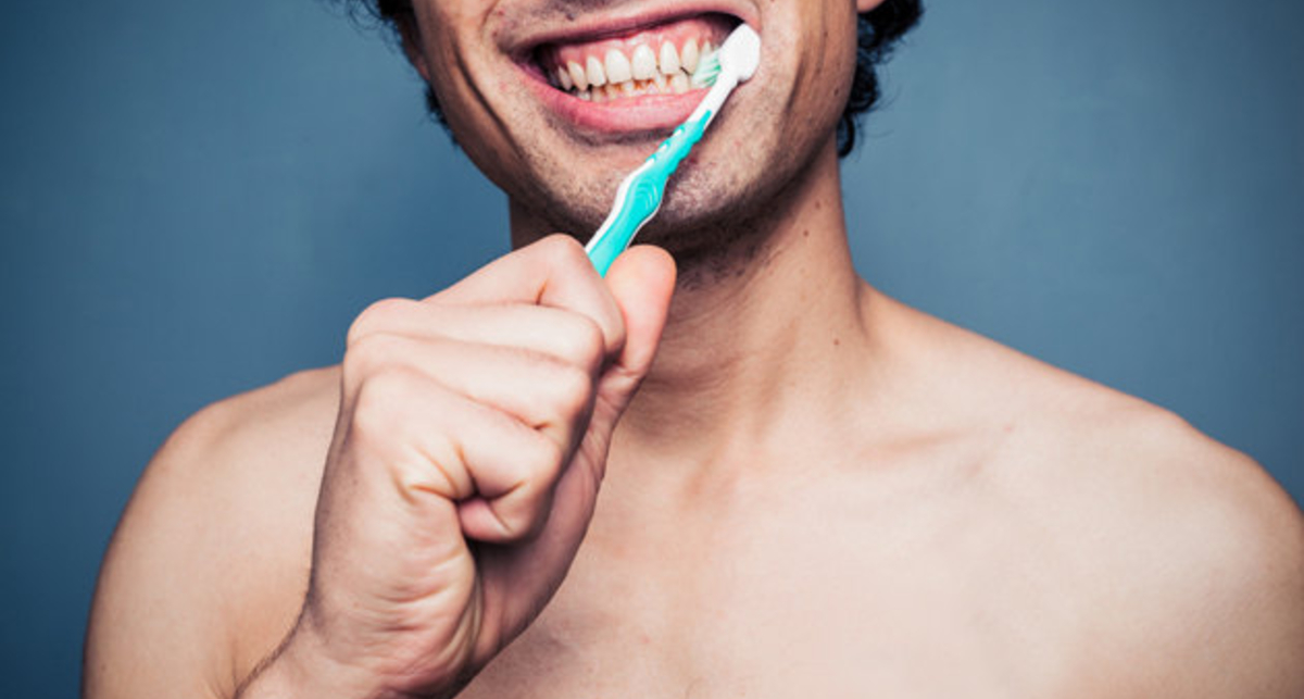 Можно ли использовать отбеливающую зубную пасту и в чем её вред