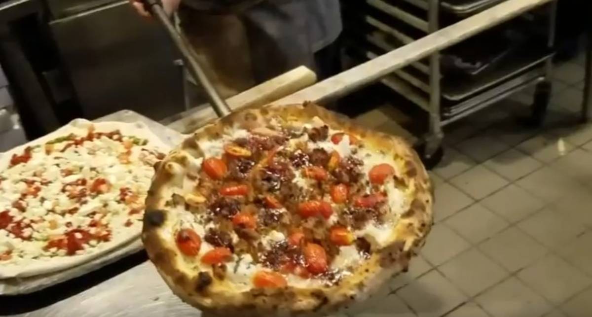 Искусственный интеллект придумал рецепты пиццы: их приготовили