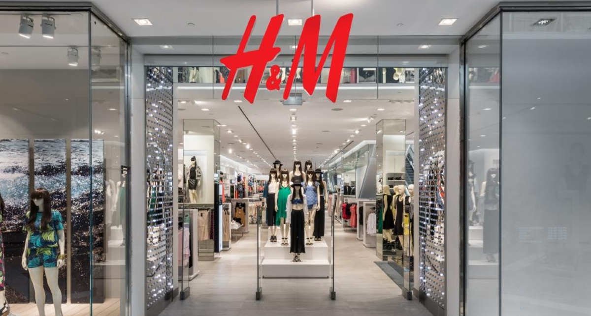 Масс-маркет H&M открыл второй магазин и спровоцировал ажиотаж