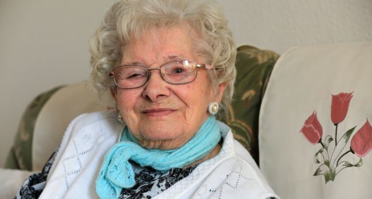 Секрет долголетия: старушка дожила до 101 года благодаря алкоголю