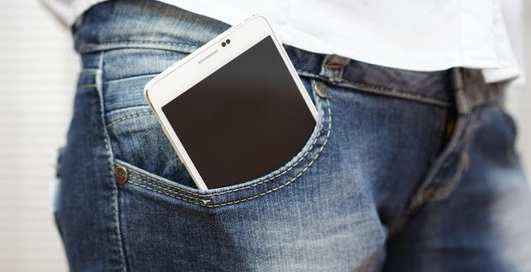 Почему карман брюк - это самое опасное место для хранения телефона