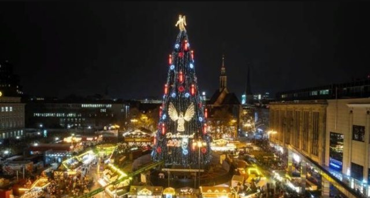 Как выглядит самая большая новогодняя елка в мире?