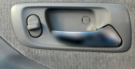 Почему нельзя есть в машине