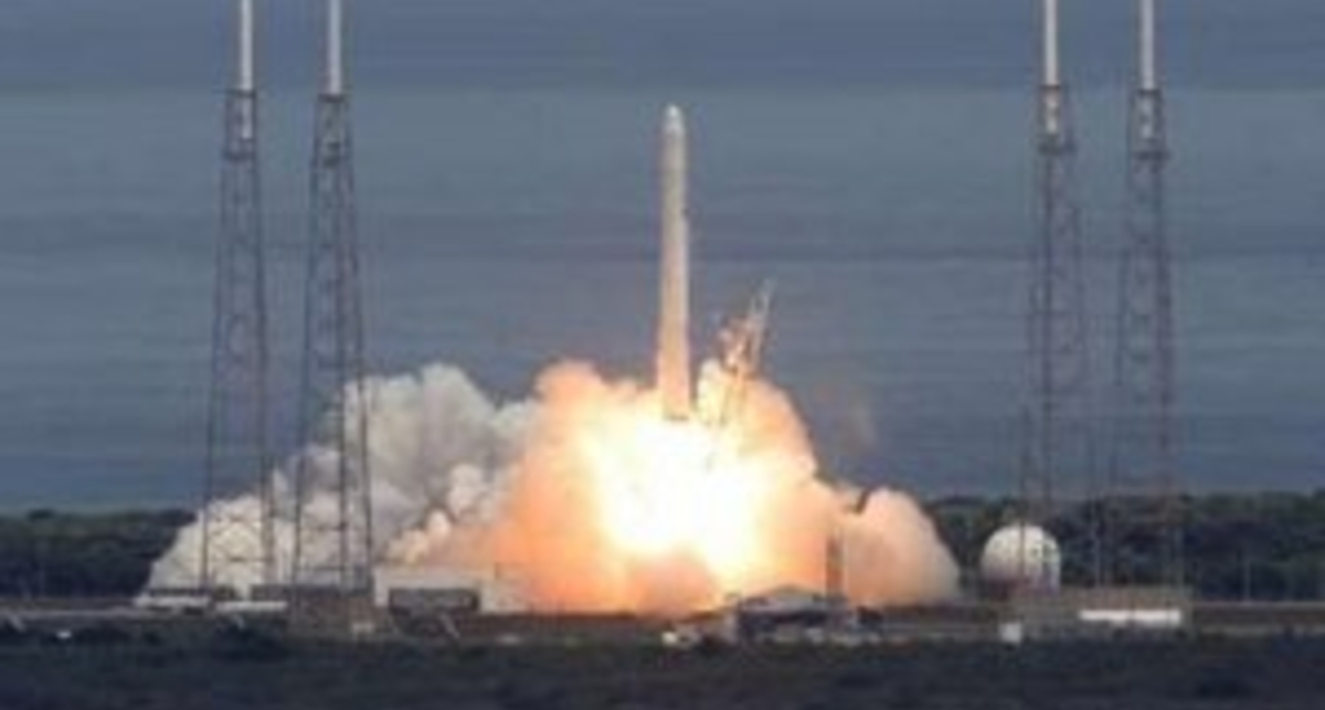 США совершили пробный запуск ракеты-носителя Falcon-9