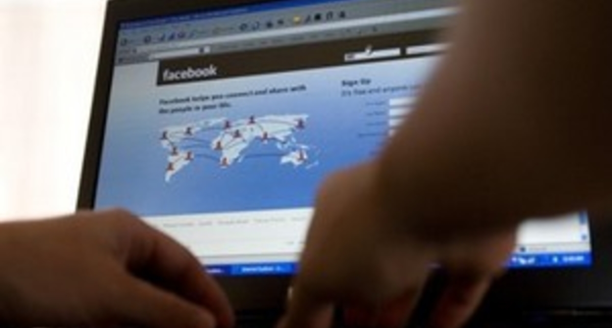 25% пожилых американцев пользуются Facebook и Twitter