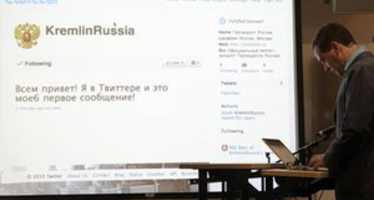 Количество читателей Twitter Медведева стремительно растет