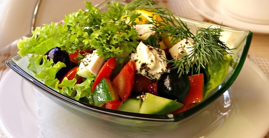 Готовим греческий салат