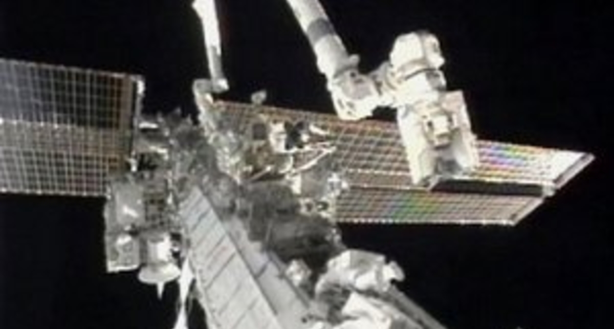 Американские астронавты допустили утечку аммиака во время выхода в открытый космос