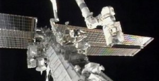 Американские астронавты допустили утечку аммиака во время выхода в открытый космос