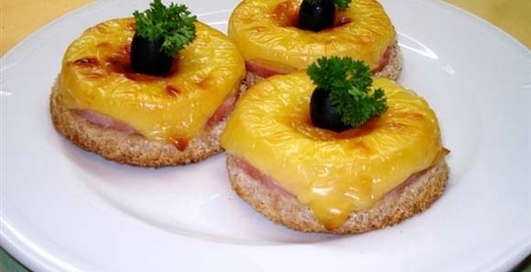 Готовим тосты по-гавайски