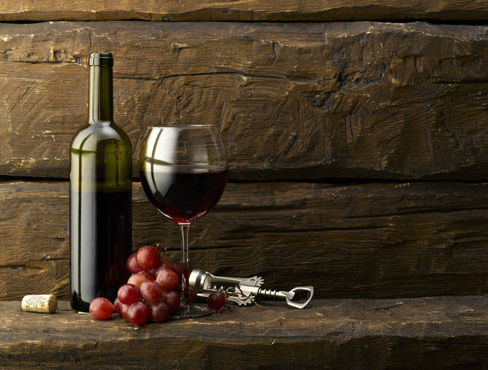 Новый год без свинства: учимся пить вино