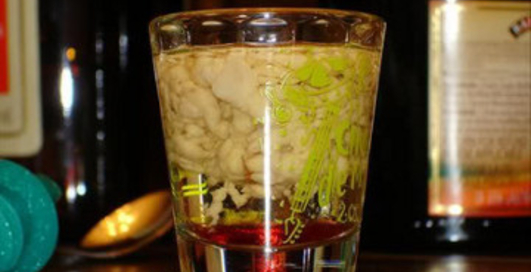 Сам себе лекарь: коктейль «Кровоизлияние в мозг»