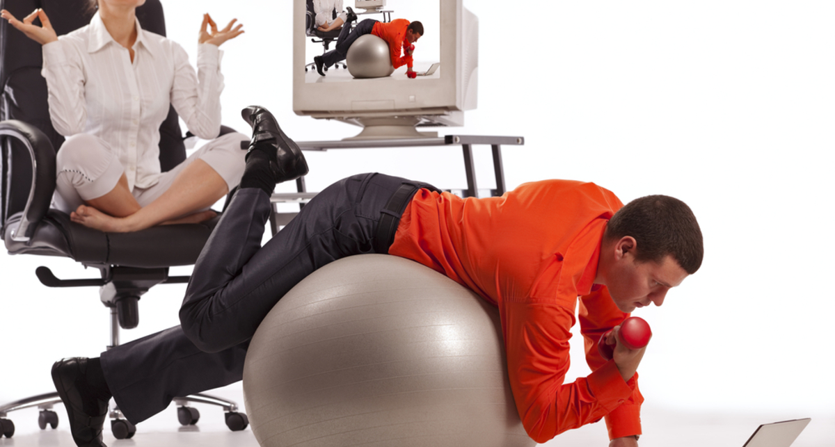 Нерабочий момент: делаем зарядку в офисе