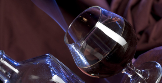 Бар на коленях: глотаем «Месячные»