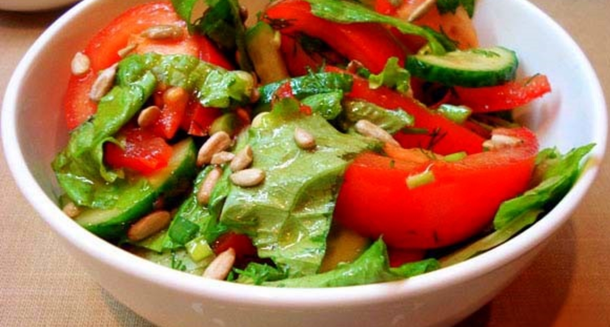Просто и вкусно: готовим салат из семечек