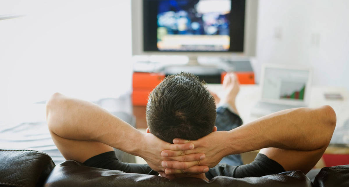 Гимнастика перед телевизором: 10 упражнений