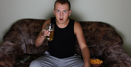 Мужчины толстеют по вечерам