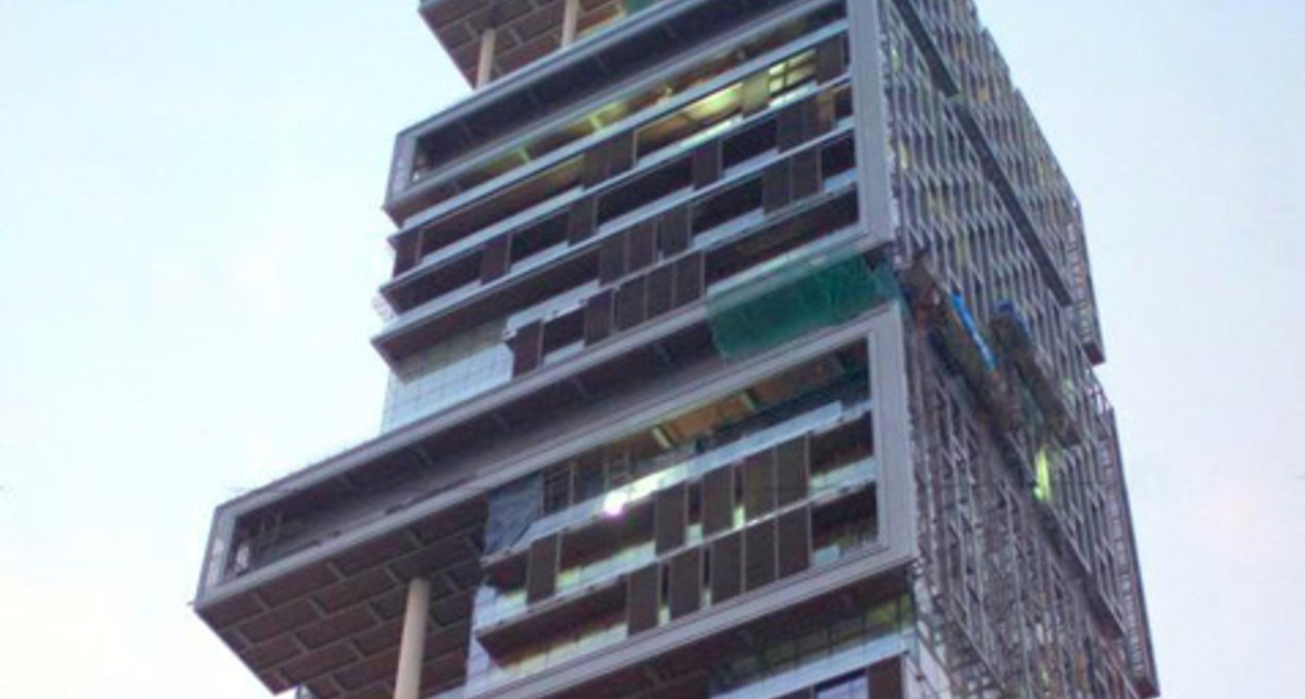 У индуса оказался самый длинный особняк