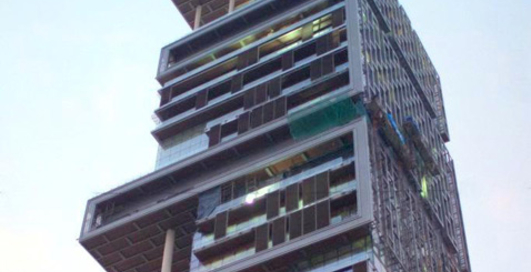 У индуса оказался самый длинный особняк