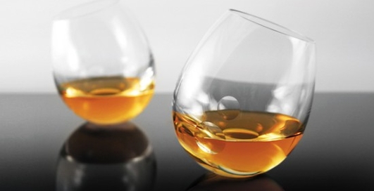 Пьяный стакан: много не выпьешь!