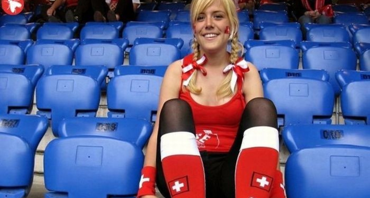 Знойные болельщицы: сезон в разгаре