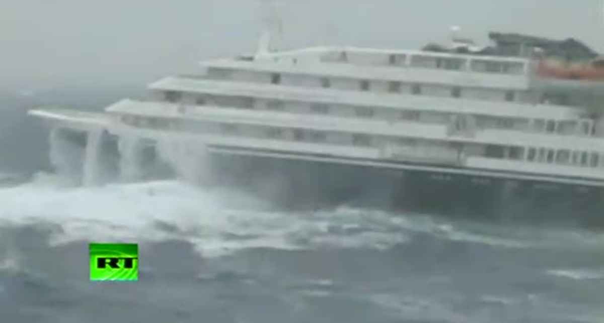 Экстрим: катаемся на тонущем лайнере