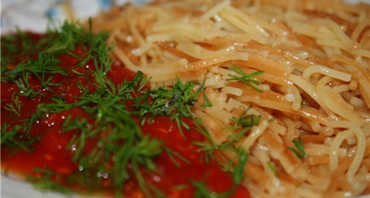 Один дома: жарим вермишель по-армянски