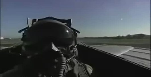 По-мужски: взлетаем на истребителе