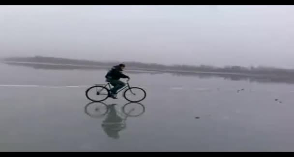 По-мужски: велопробег на льду