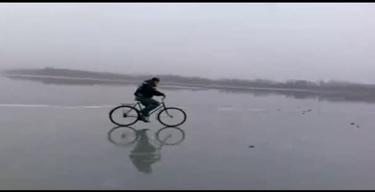 По-мужски: велопробег на льду