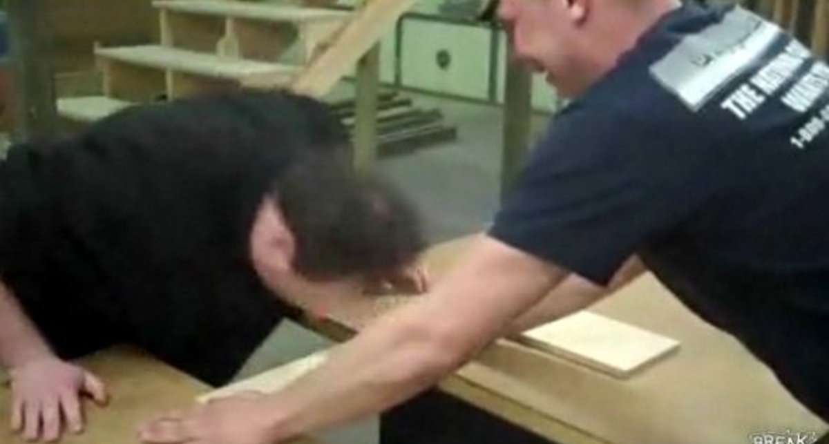 По-мужски: разбей доску головой