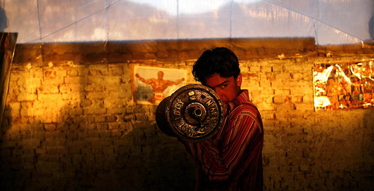 Спортзал в окопе: тренировки Рембо в Афганистане