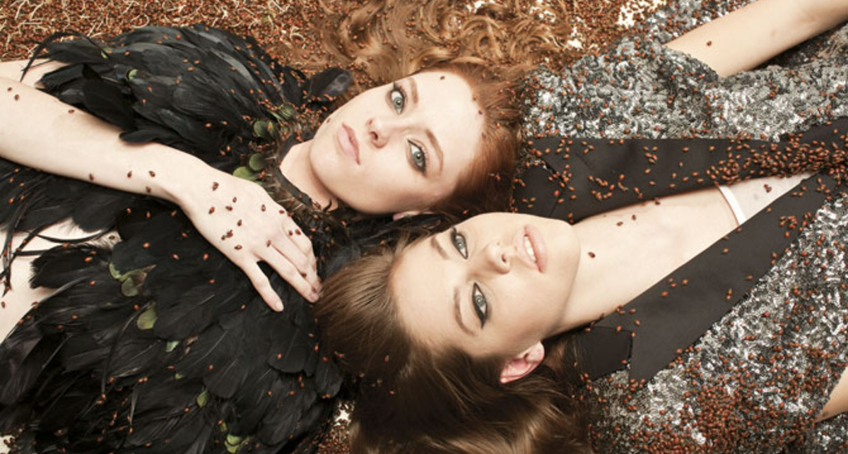 Мерзкие и красивые: на моделей спустили жуков