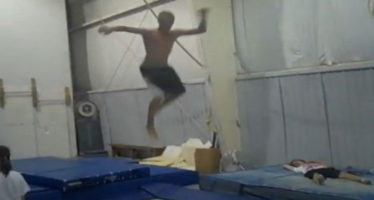 Мастер-класс: как убиться на батуте