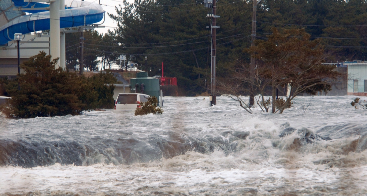 Океан обрушился на Японию