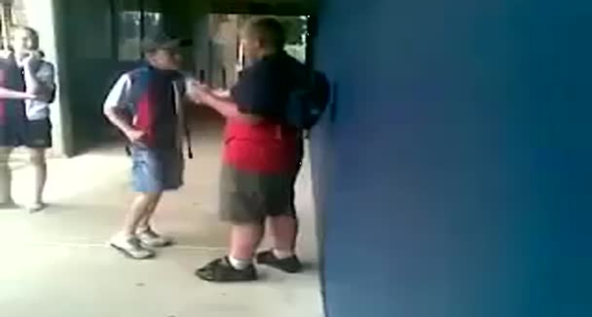 По-мужски: драка Слона и Моськи