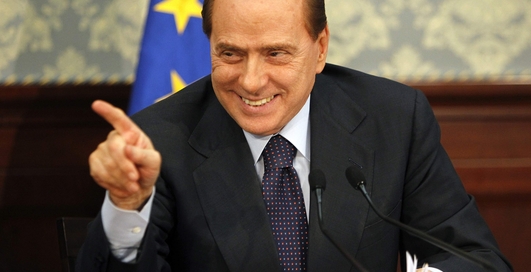 Берлускони поймали на секс-играх