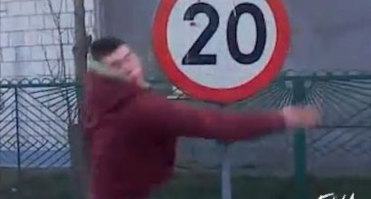 Дорожные знаки стали оснащать защитой