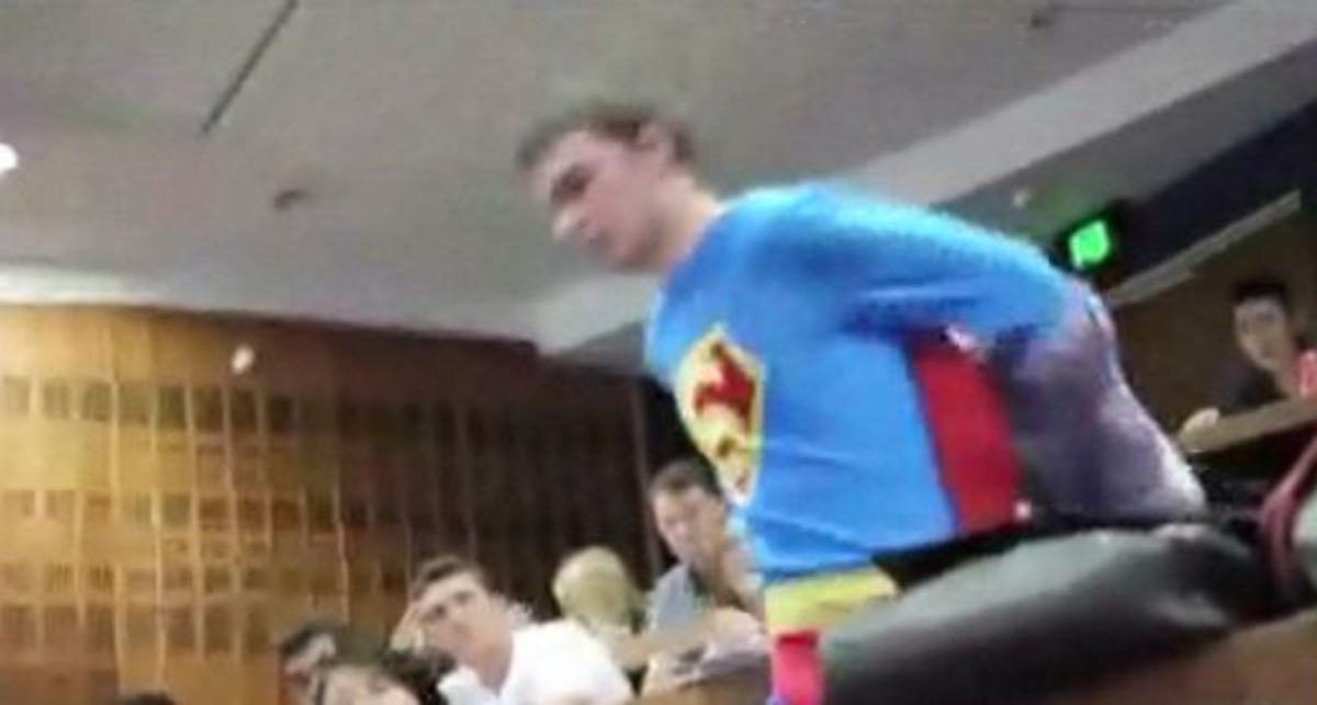 По-мужски: как вызвать Супермена