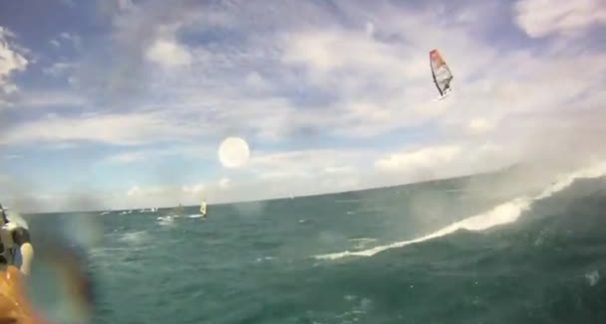 Моментально в море: самый летающий серфер