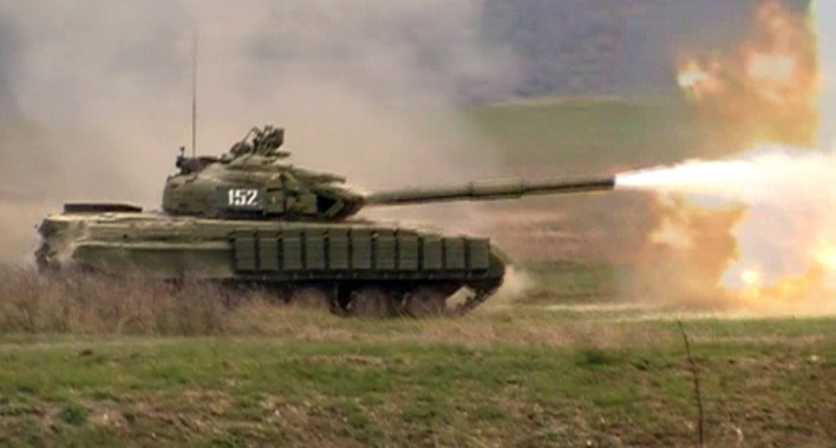 Украинские танки давят Крым