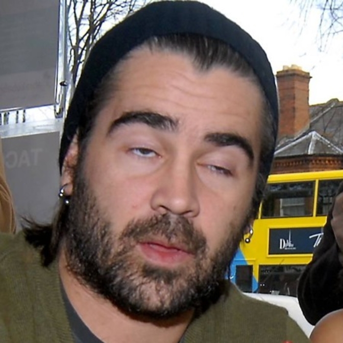 Микки Рурк становится идиотом