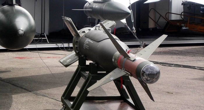 Каддафи отхватит супербомбу от Англии