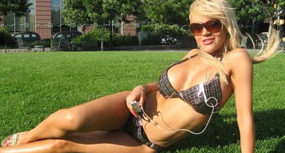 Воткни в нее: бикини с подзарядкой